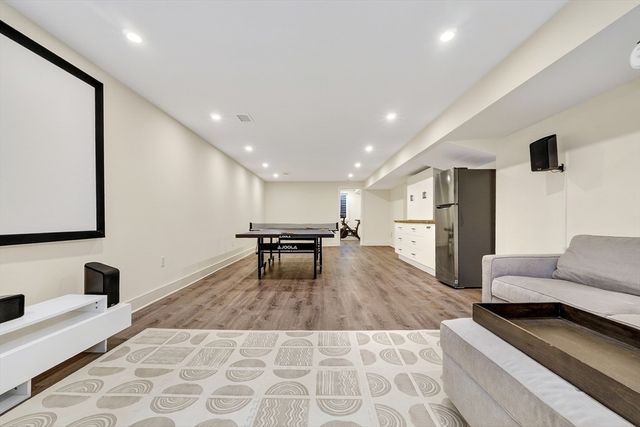 593 Saw Mill Brook Pkwy, Newton, MA 02459