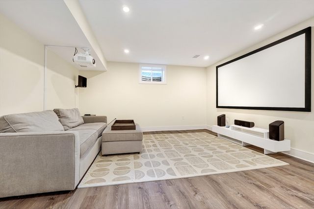 593 Saw Mill Brook Pkwy, Newton, MA 02459
