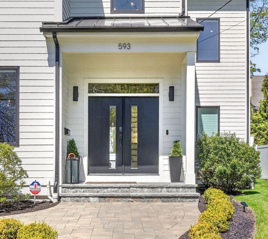 593 Saw Mill Brook Pkwy, Newton, MA 02459