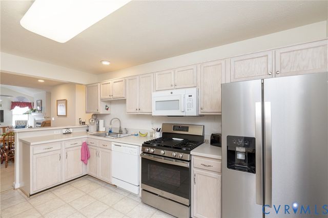 3329 Stone Manor Cir, Chester, VA 23831