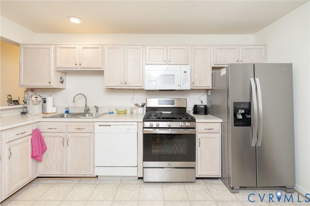 3329 Stone Manor Cir, Chester, VA 23831