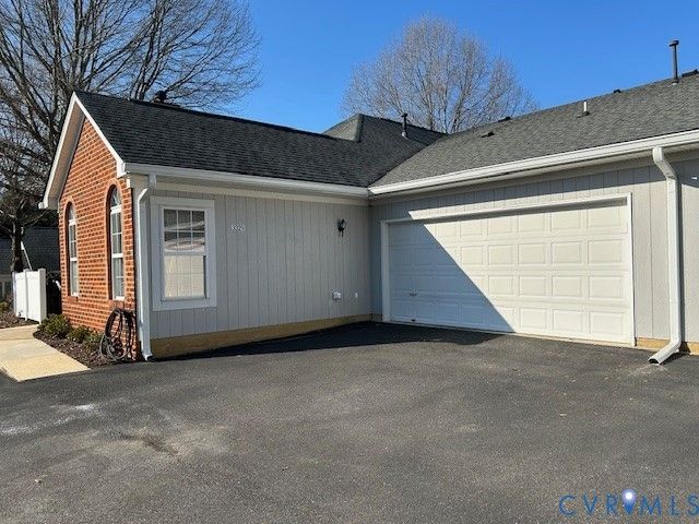 3329 Stone Manor Cir, Chester, VA 23831