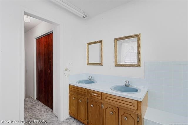 39827 Morris Creek Road, Howe, OK 74940