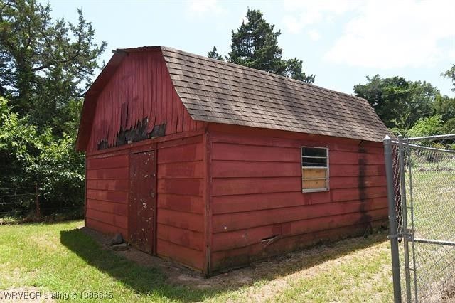 39827 Morris Creek Road, Howe, OK 74940