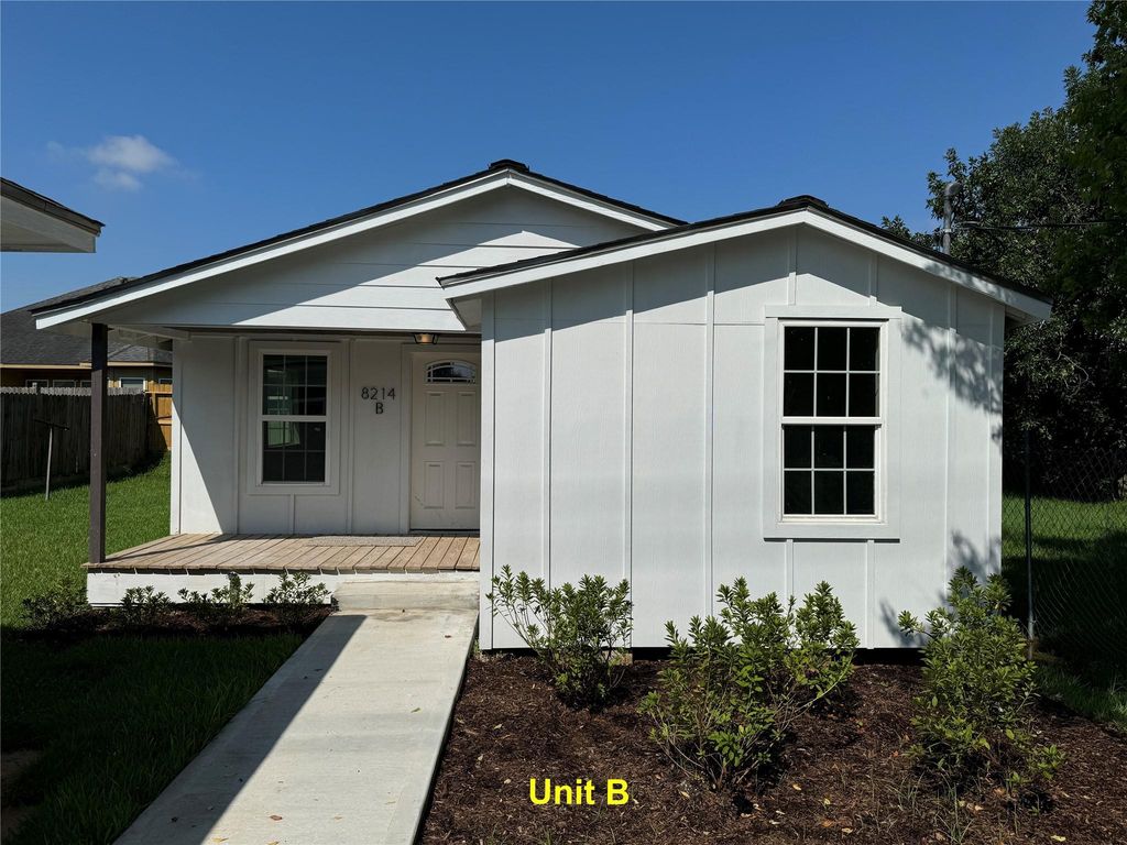 8214 Livingston Street B, Houston, TX 77051