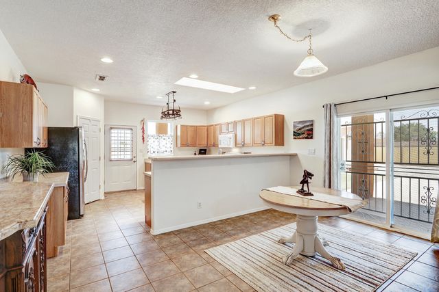 124 75th Street SW, Albuquerque, NM 87121