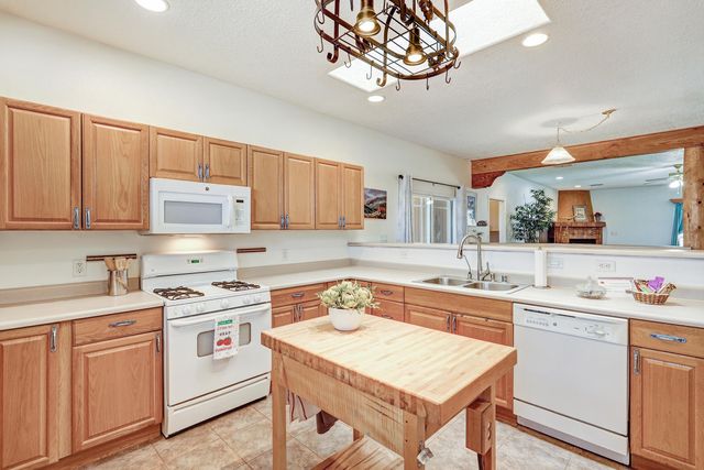 124 75th Street SW, Albuquerque, NM 87121