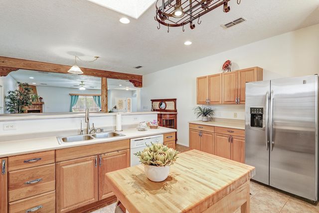 124 75th Street SW, Albuquerque, NM 87121