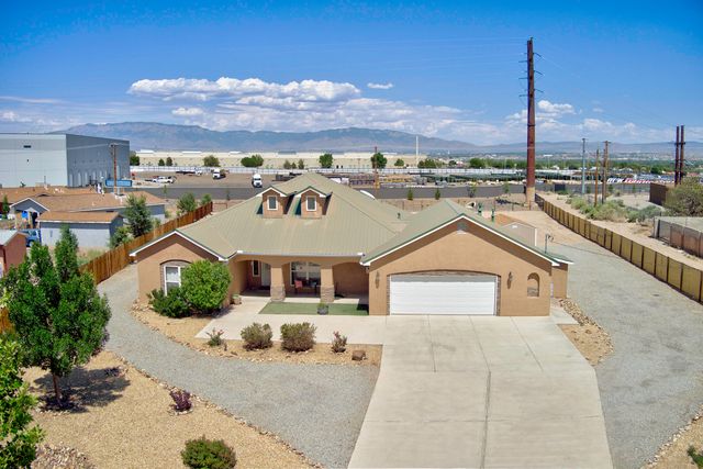 124 75th Street SW, Albuquerque, NM 87121