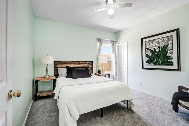 124 75th Street SW, Albuquerque, NM 87121