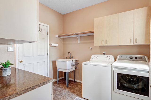124 75th Street SW, Albuquerque, NM 87121