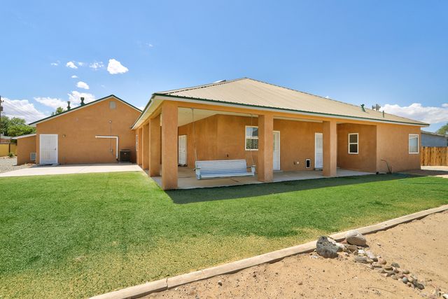 124 75th Street SW, Albuquerque, NM 87121