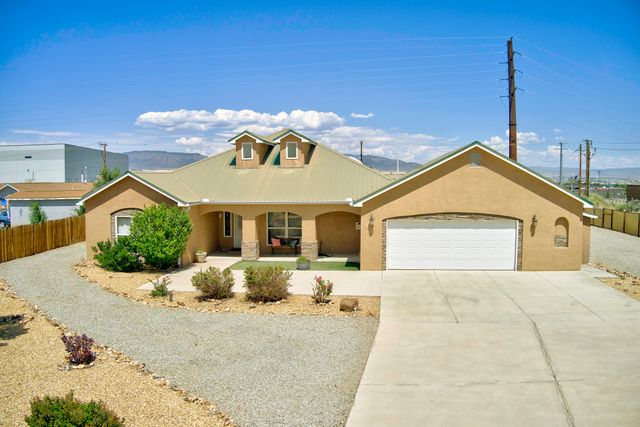 124 75th Street SW, Albuquerque, NM 87121