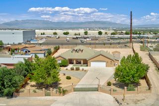 124 75th Street SW, Albuquerque, NM 87121