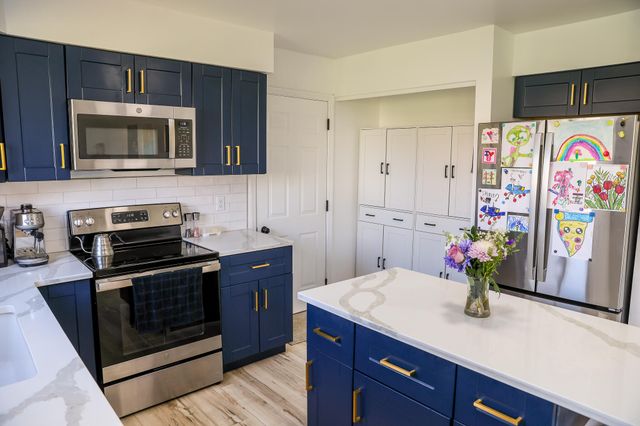 674 Elyse Way, Florence, KY 41042