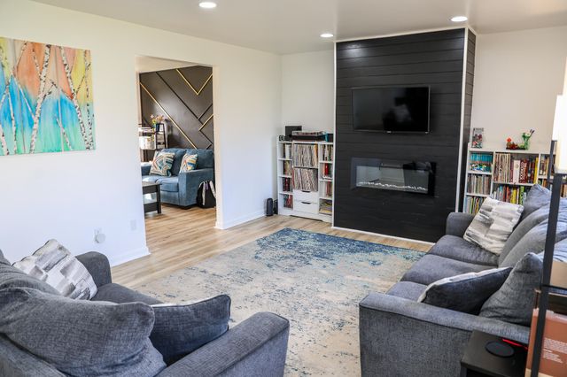 674 Elyse Way, Florence, KY 41042