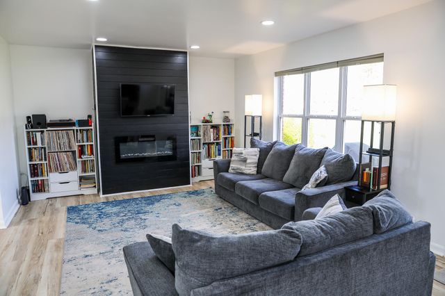 674 Elyse Way, Florence, KY 41042