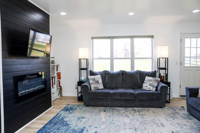 674 Elyse Way, Florence, KY 41042