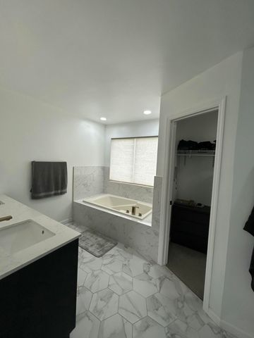 674 Elyse Way, Florence, KY 41042