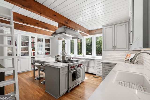 6504 Yacht Club Road, Flowery Branch, GA 30542