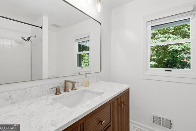 6504 Yacht Club Road, Flowery Branch, GA 30542