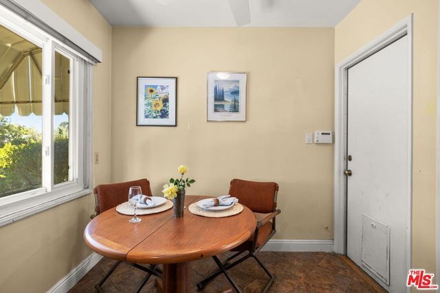 7507 Oak Park Avenue, Lake Balboa, CA 91406