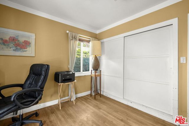 7507 Oak Park Avenue, Lake Balboa, CA 91406