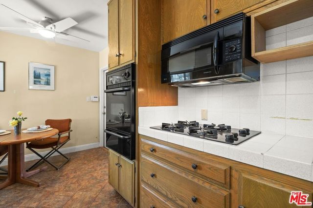 7507 Oak Park Avenue, Lake Balboa, CA 91406