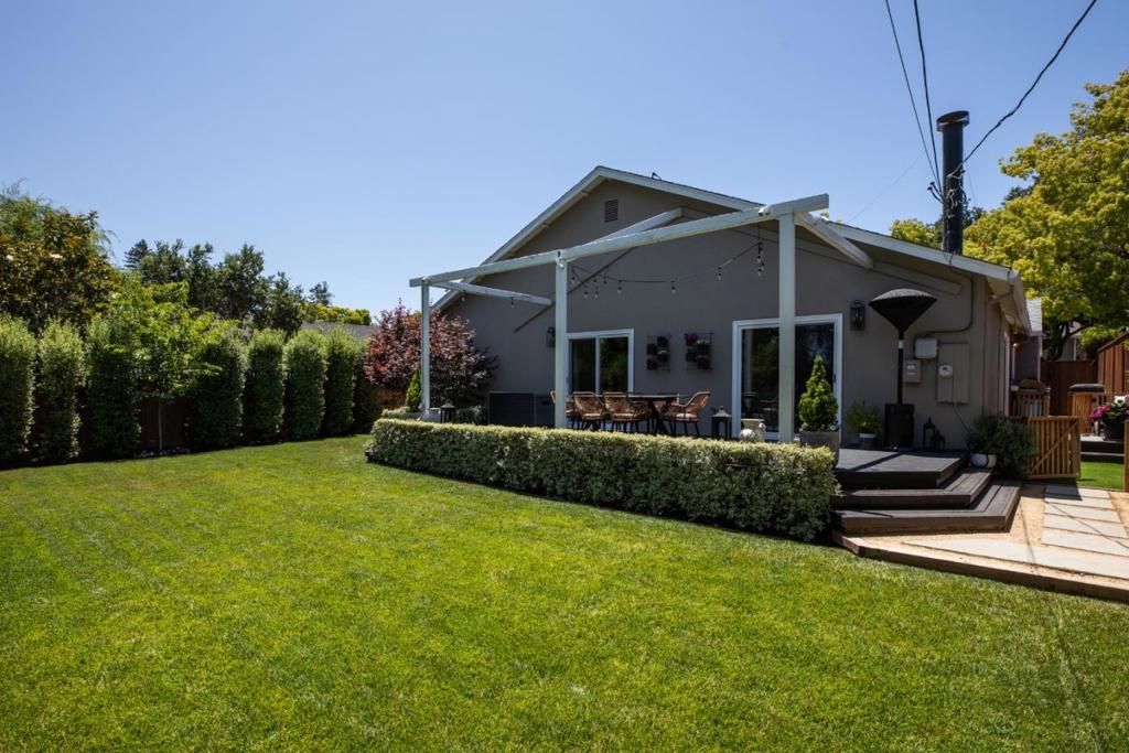 Image 20 of property listing at 1267 Foothill Street, Redwood City, CA 94061