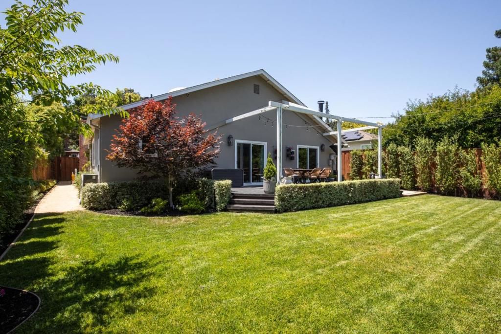 Image 21 of property listing at 1267 Foothill Street, Redwood City, CA 94061