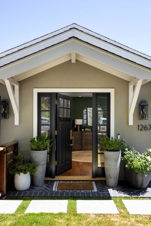 Image 4 of property listing at 1267 Foothill Street, Redwood City, CA 94061