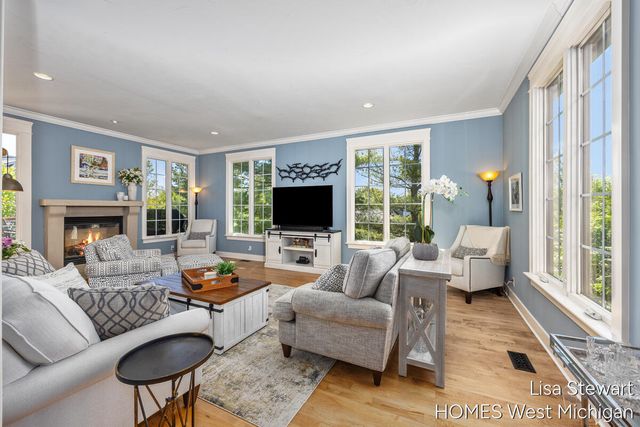 2450 Shears Crossing Court, Grand Rapids, MI 49525