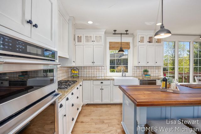 2450 Shears Crossing Court, Grand Rapids, MI 49525