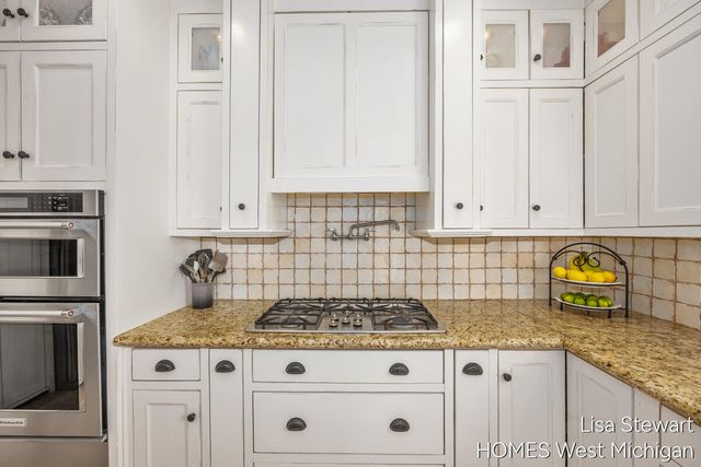 2450 Shears Crossing Court, Grand Rapids, MI 49525