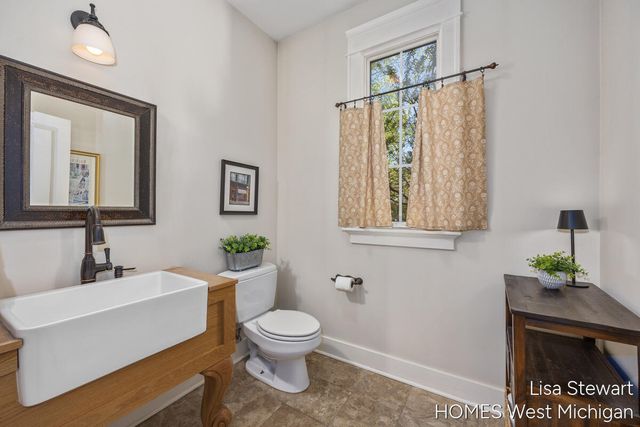 2450 Shears Crossing Court, Grand Rapids, MI 49525