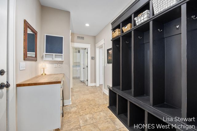 2450 Shears Crossing Court, Grand Rapids, MI 49525