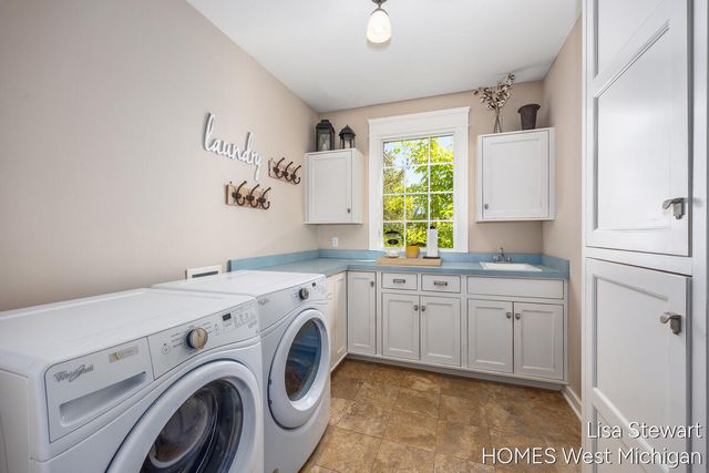 2450 Shears Crossing Court, Grand Rapids, MI 49525