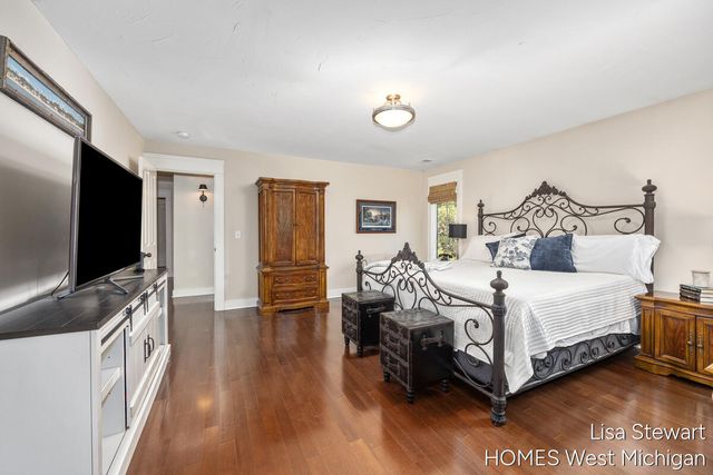 2450 Shears Crossing Court, Grand Rapids, MI 49525