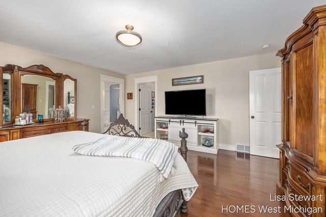 2450 Shears Crossing Court, Grand Rapids, MI 49525