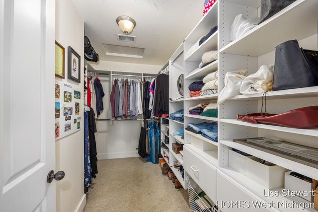 2450 Shears Crossing Court, Grand Rapids, MI 49525