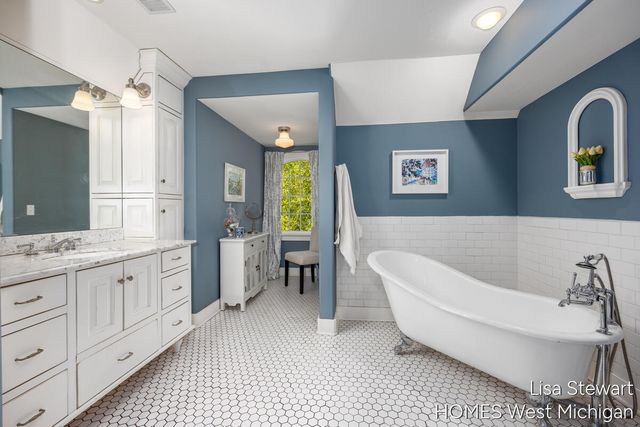 2450 Shears Crossing Court, Grand Rapids, MI 49525