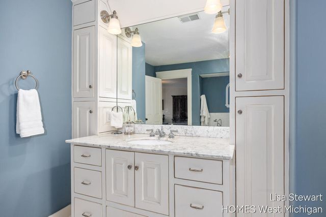 2450 Shears Crossing Court, Grand Rapids, MI 49525
