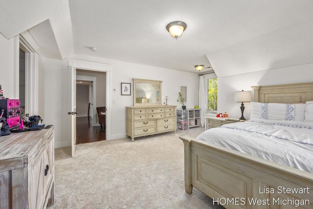 2450 Shears Crossing Court, Grand Rapids, MI 49525