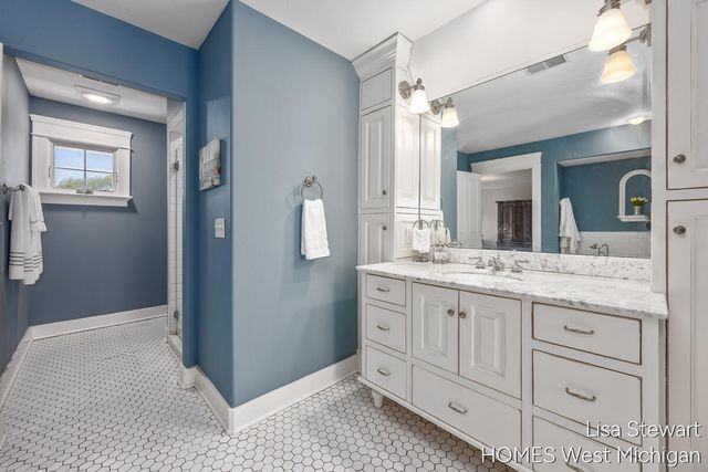 2450 Shears Crossing Court, Grand Rapids, MI 49525