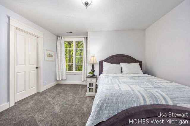 2450 Shears Crossing Court, Grand Rapids, MI 49525