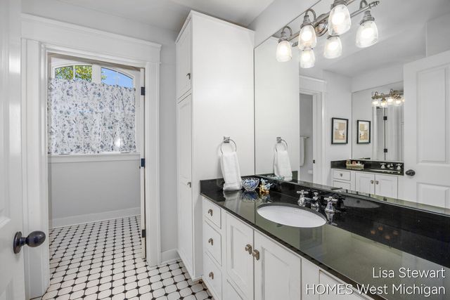 2450 Shears Crossing Court, Grand Rapids, MI 49525