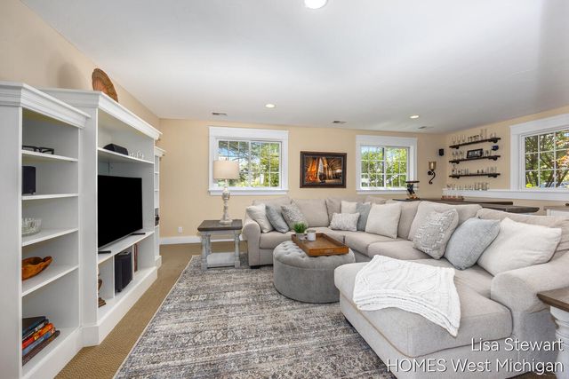2450 Shears Crossing Court, Grand Rapids, MI 49525