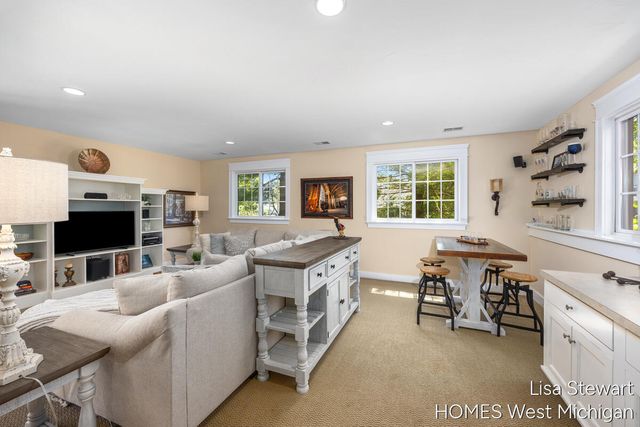 2450 Shears Crossing Court, Grand Rapids, MI 49525
