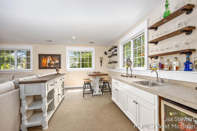 2450 Shears Crossing Court, Grand Rapids, MI 49525