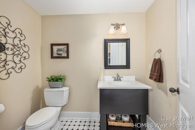 2450 Shears Crossing Court, Grand Rapids, MI 49525